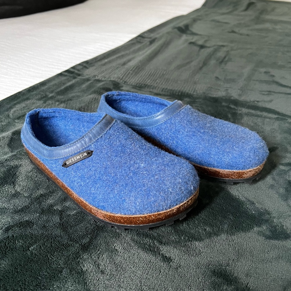 Giesswein slip-on shoe slippers